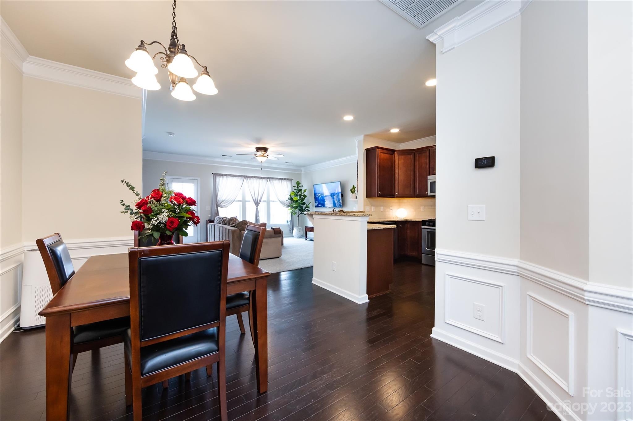 2437 Diplomat Lane Charlotte NC 28210