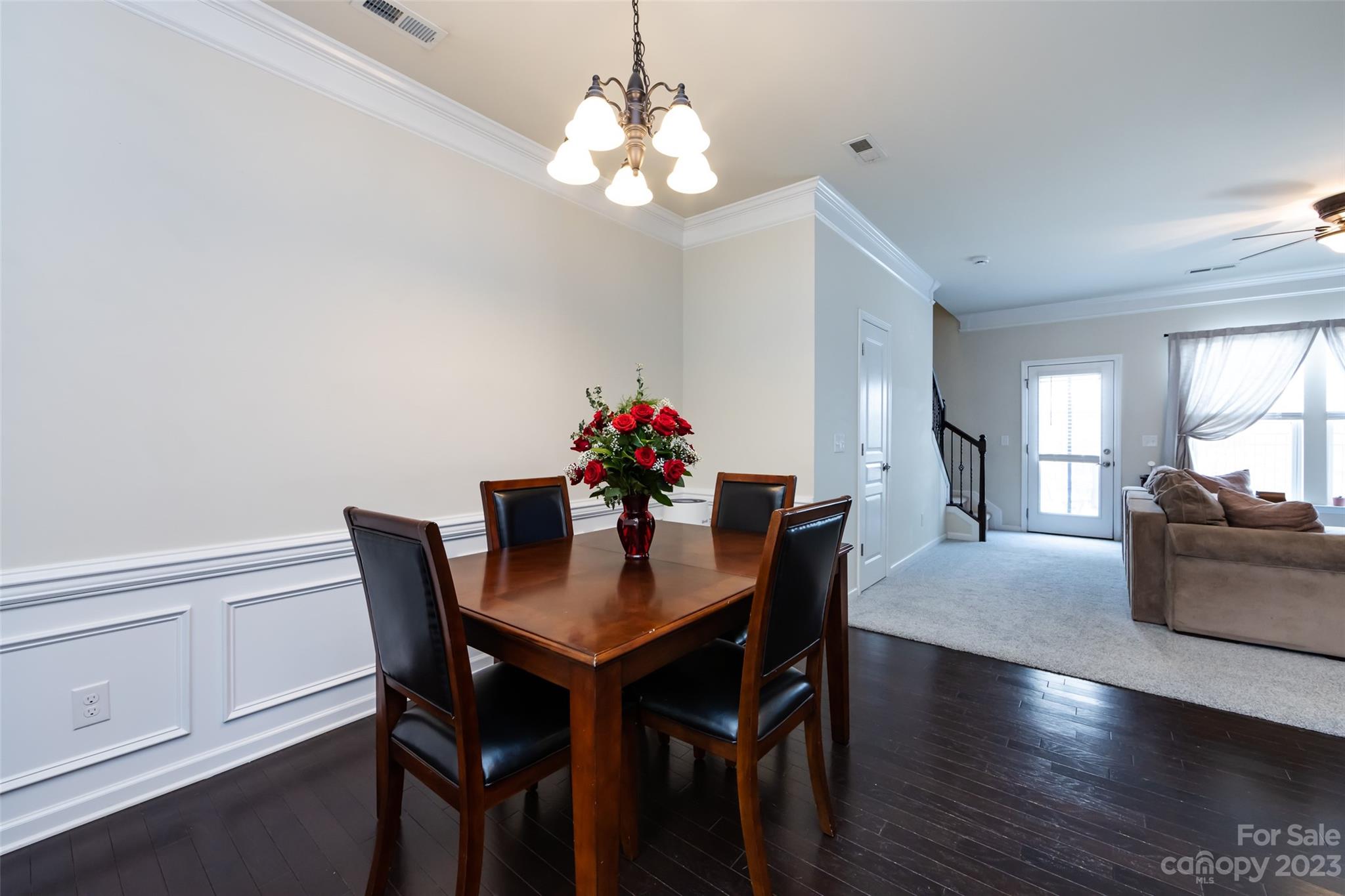 2437 Diplomat Lane Charlotte NC 28210
