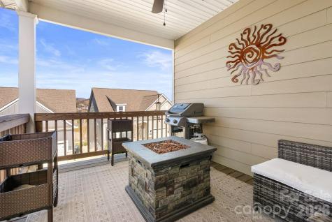 16 Regent Heights Road Leicester NC 28748