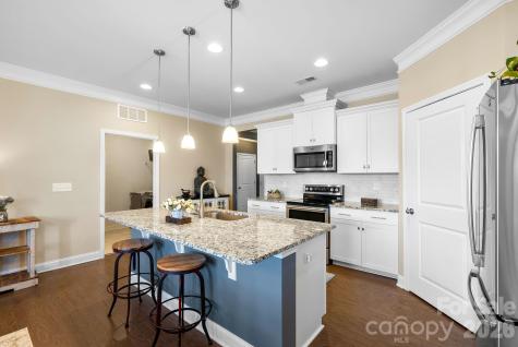 16 Regent Heights Road Leicester NC 28748