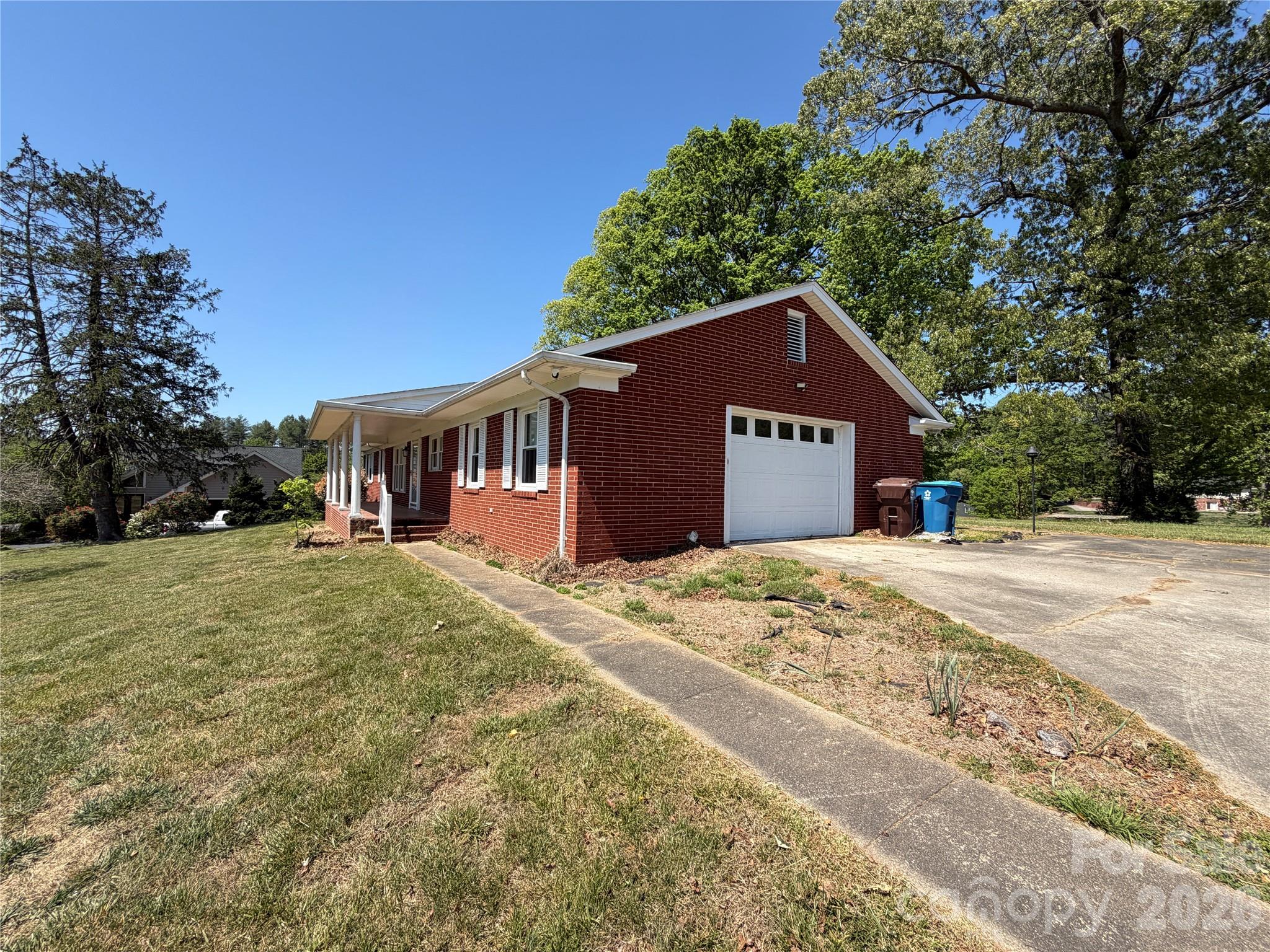2136 Cedar Rock Estates Drive Lenoir NC 28645