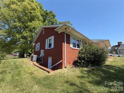 2136 Cedar Rock Estates Drive Lenoir NC 28645