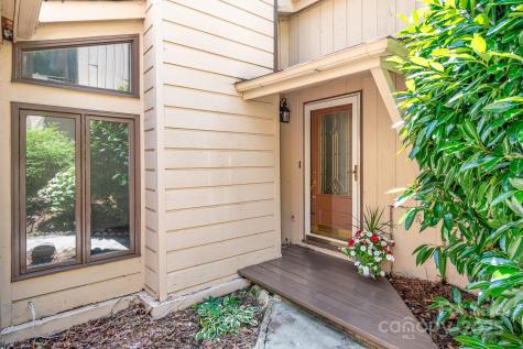 4025 Ivystone Court Charlotte NC 28277