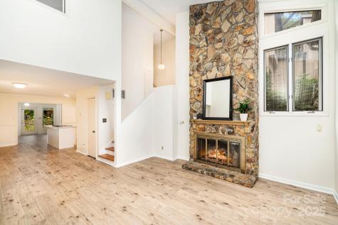 4025 Ivystone Court Charlotte NC 28277