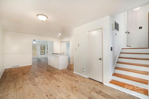 4025 Ivystone Court Charlotte NC 28277