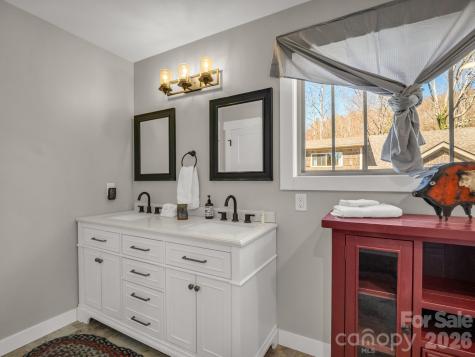 3 Staffordshire Drive Black Mountain NC 28711