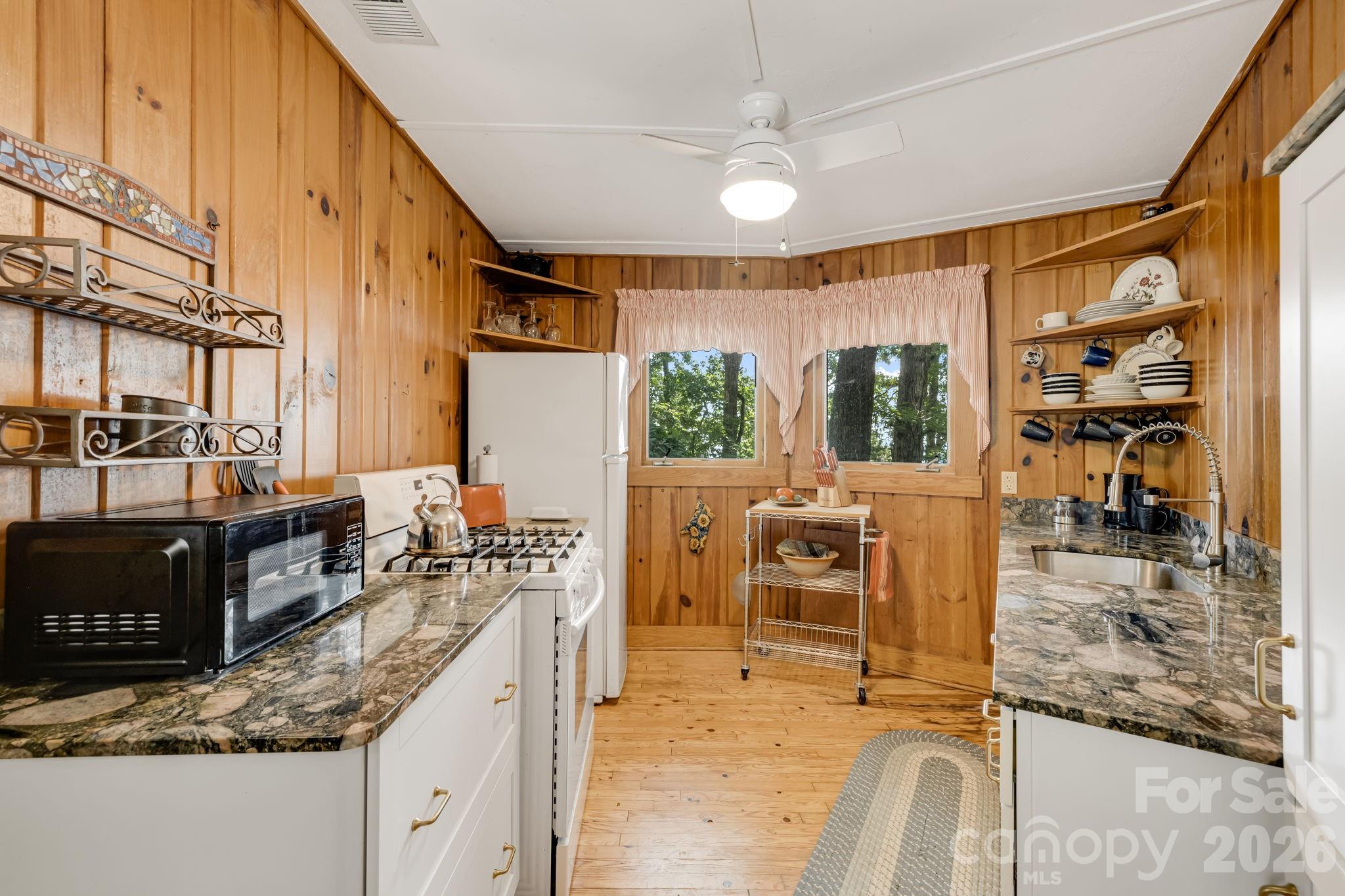 203 Laurel Lane Little Switzerland NC 28749