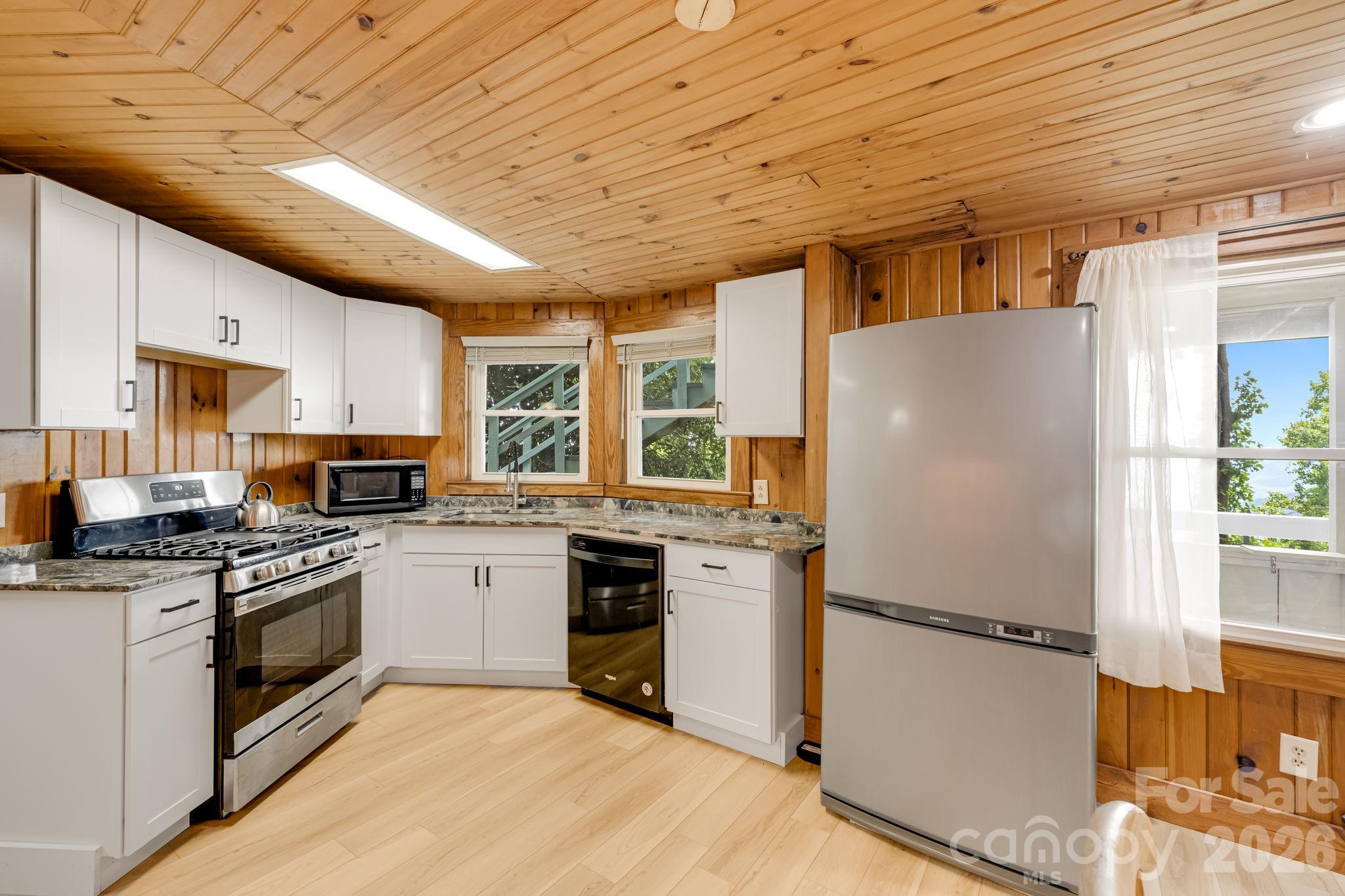203 Laurel Lane Little Switzerland NC 28749