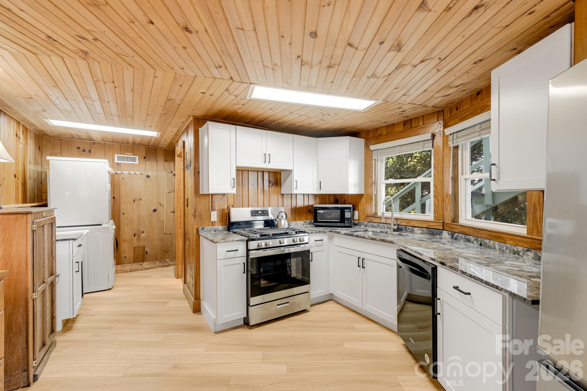 203 Laurel Lane Little Switzerland NC 28749