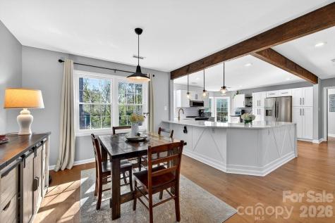 9011 Warbler Court Charlotte NC 28210