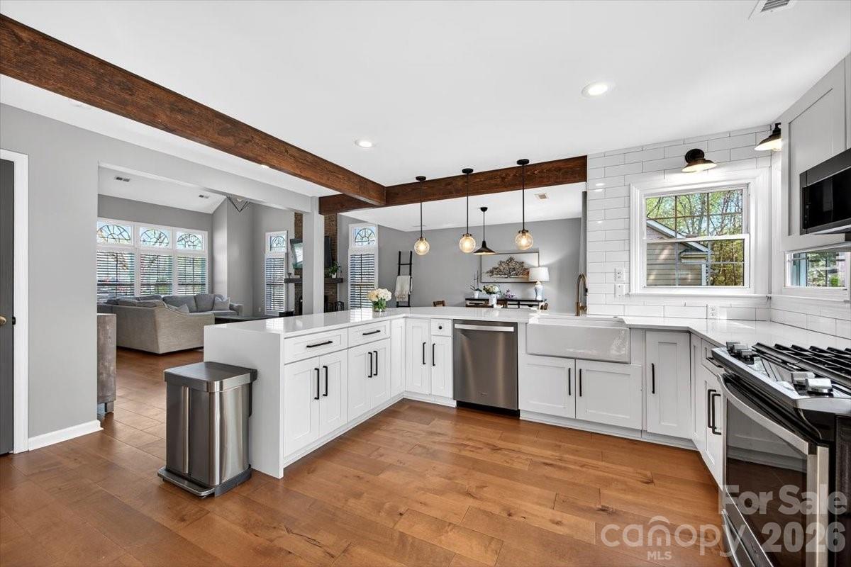 9011 Warbler Court Charlotte NC 28210