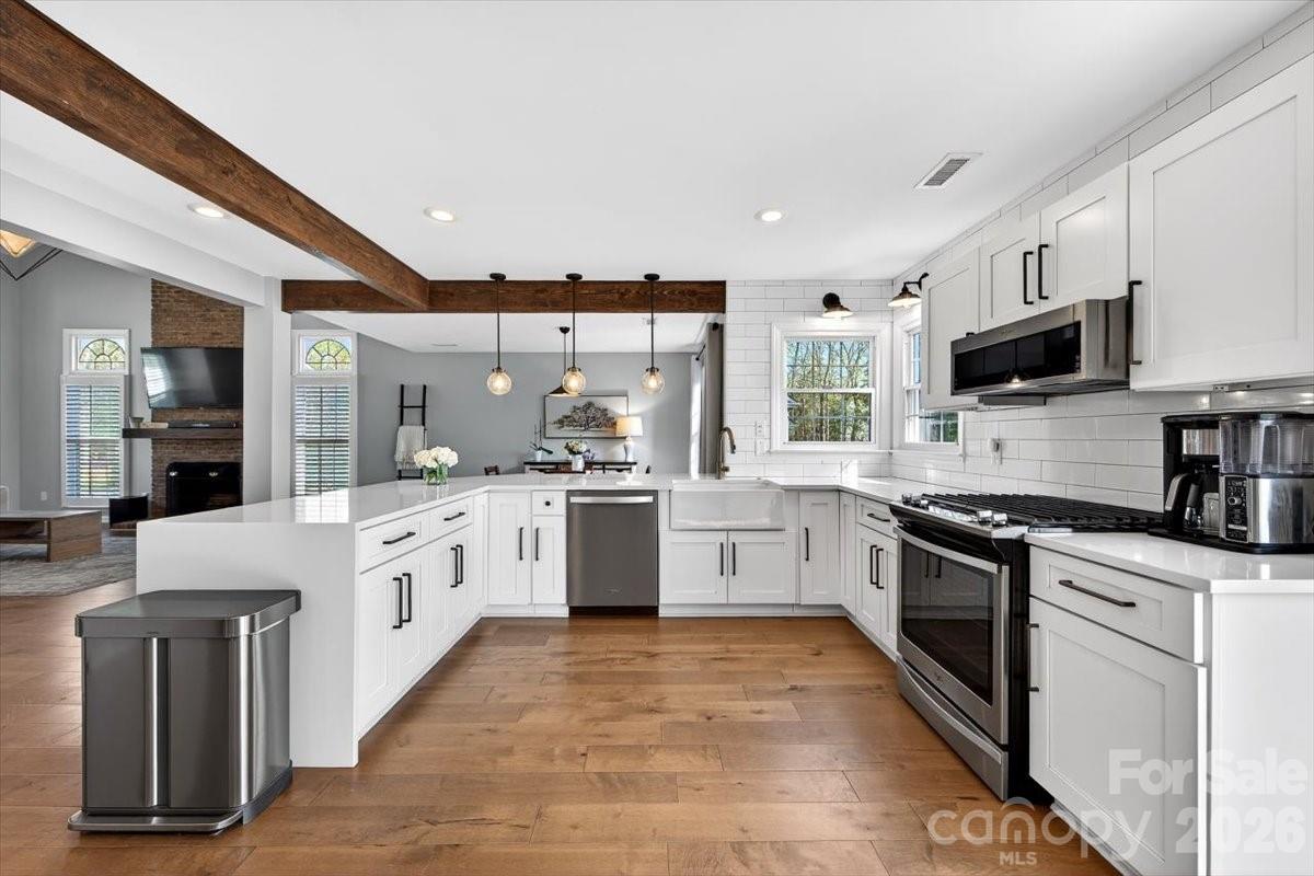 9011 Warbler Court Charlotte NC 28210