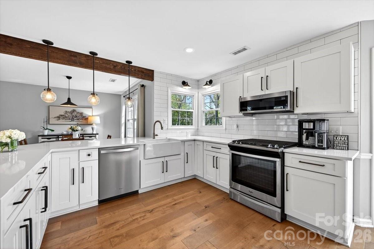 9011 Warbler Court Charlotte NC 28210