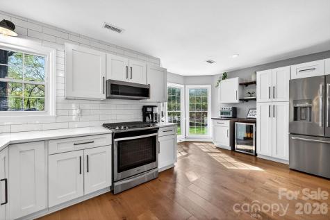 9011 Warbler Court Charlotte NC 28210
