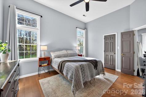 9011 Warbler Court Charlotte NC 28210