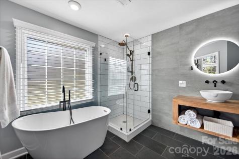 9011 Warbler Court Charlotte NC 28210