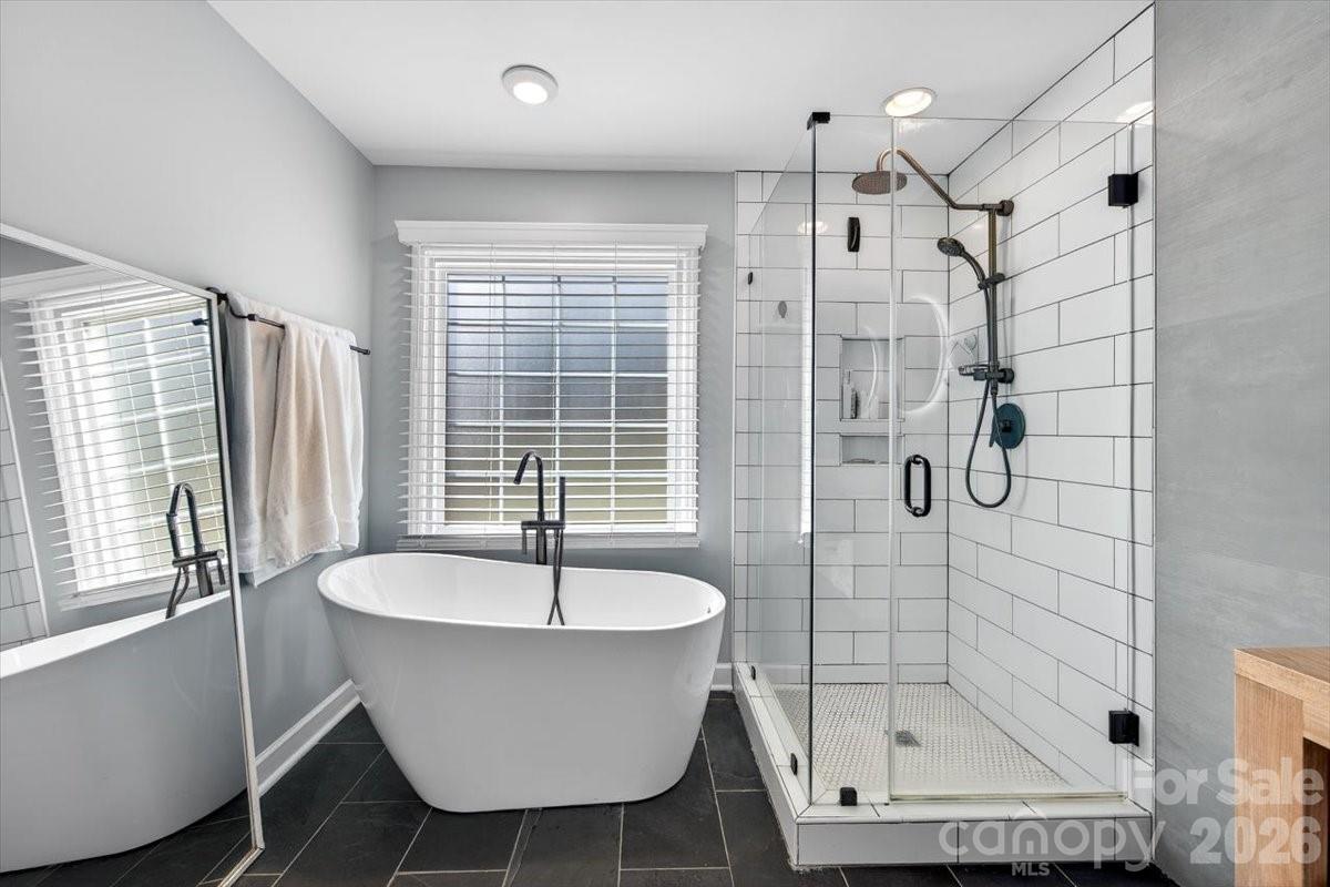 9011 Warbler Court Charlotte NC 28210