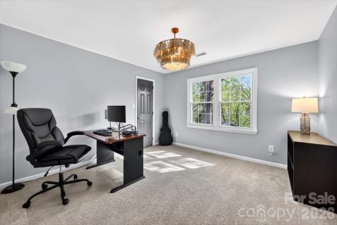9011 Warbler Court Charlotte NC 28210