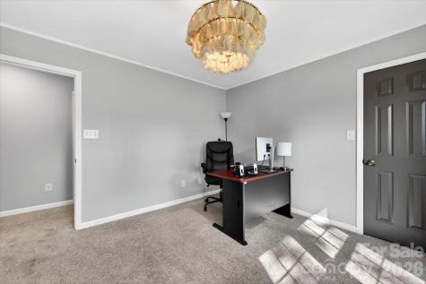 9011 Warbler Court Charlotte NC 28210