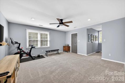 9011 Warbler Court Charlotte NC 28210