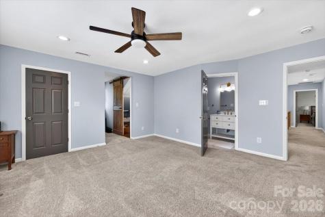 9011 Warbler Court Charlotte NC 28210