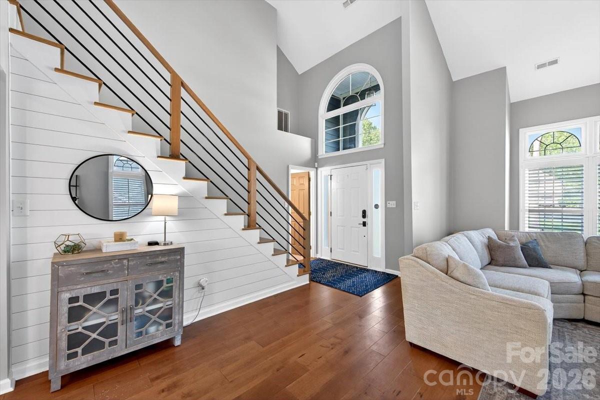 9011 Warbler Court Charlotte NC 28210
