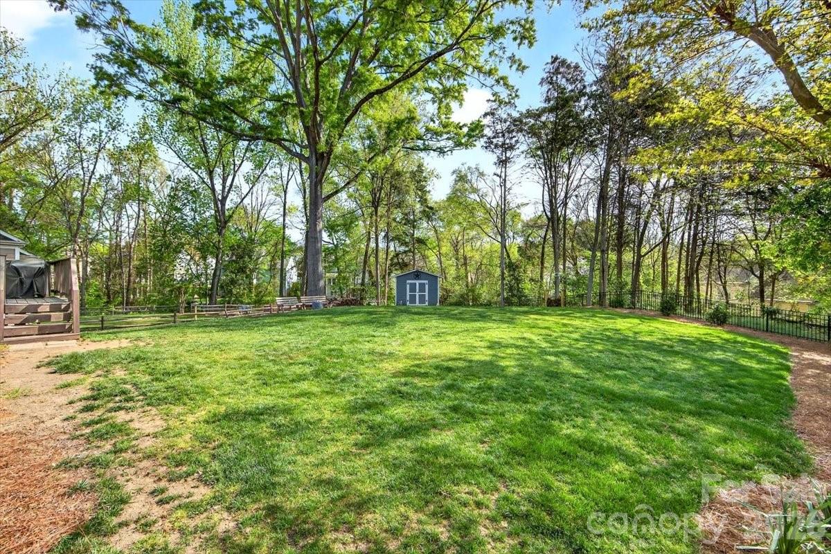 9011 Warbler Court Charlotte NC 28210