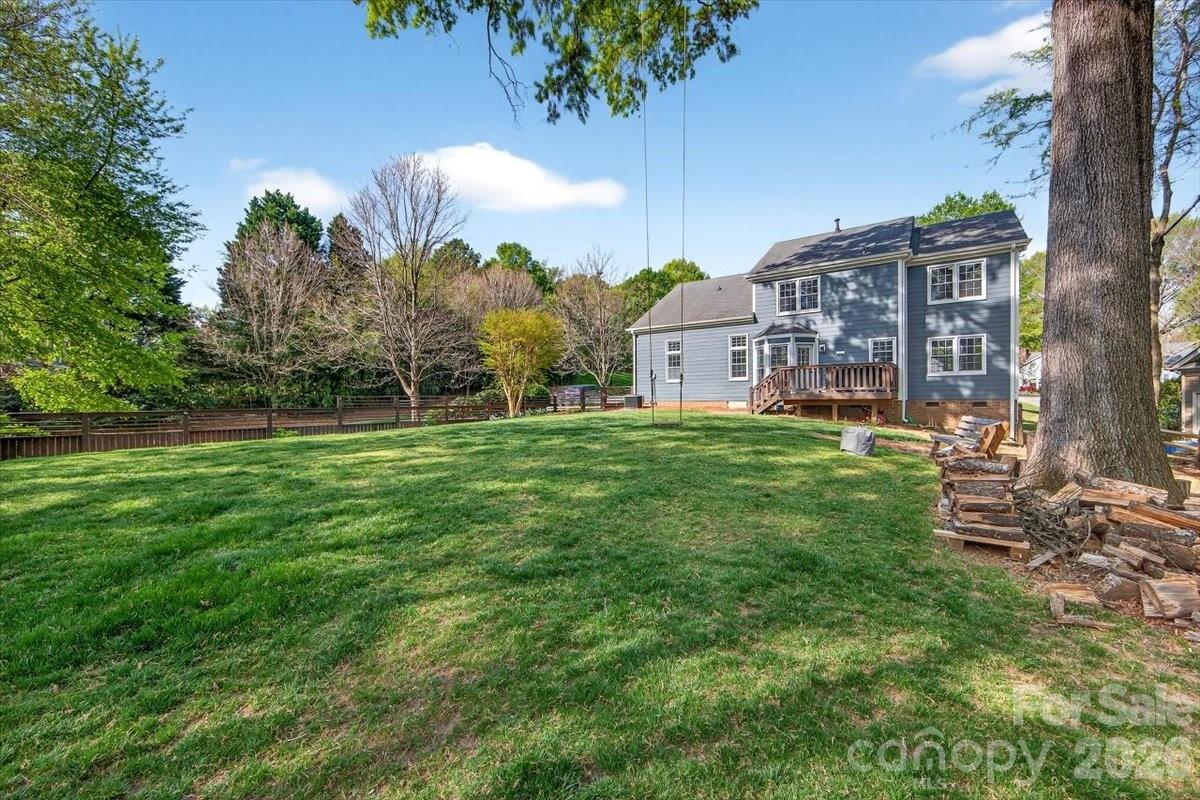 9011 Warbler Court Charlotte NC 28210