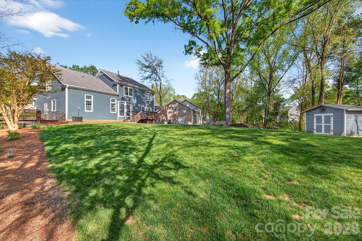 9011 Warbler Court Charlotte NC 28210