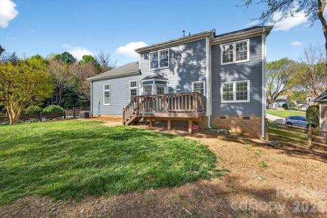 9011 Warbler Court Charlotte NC 28210