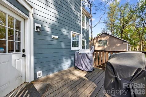 9011 Warbler Court Charlotte NC 28210