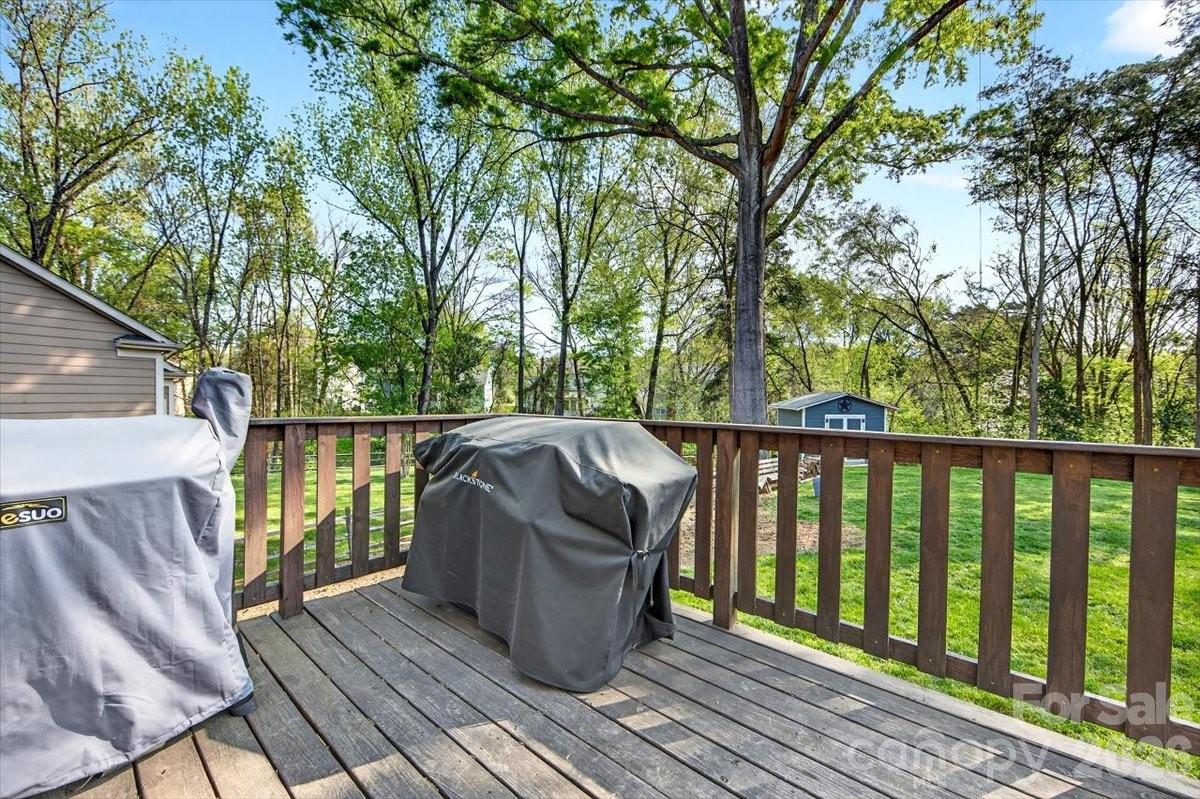 9011 Warbler Court Charlotte NC 28210