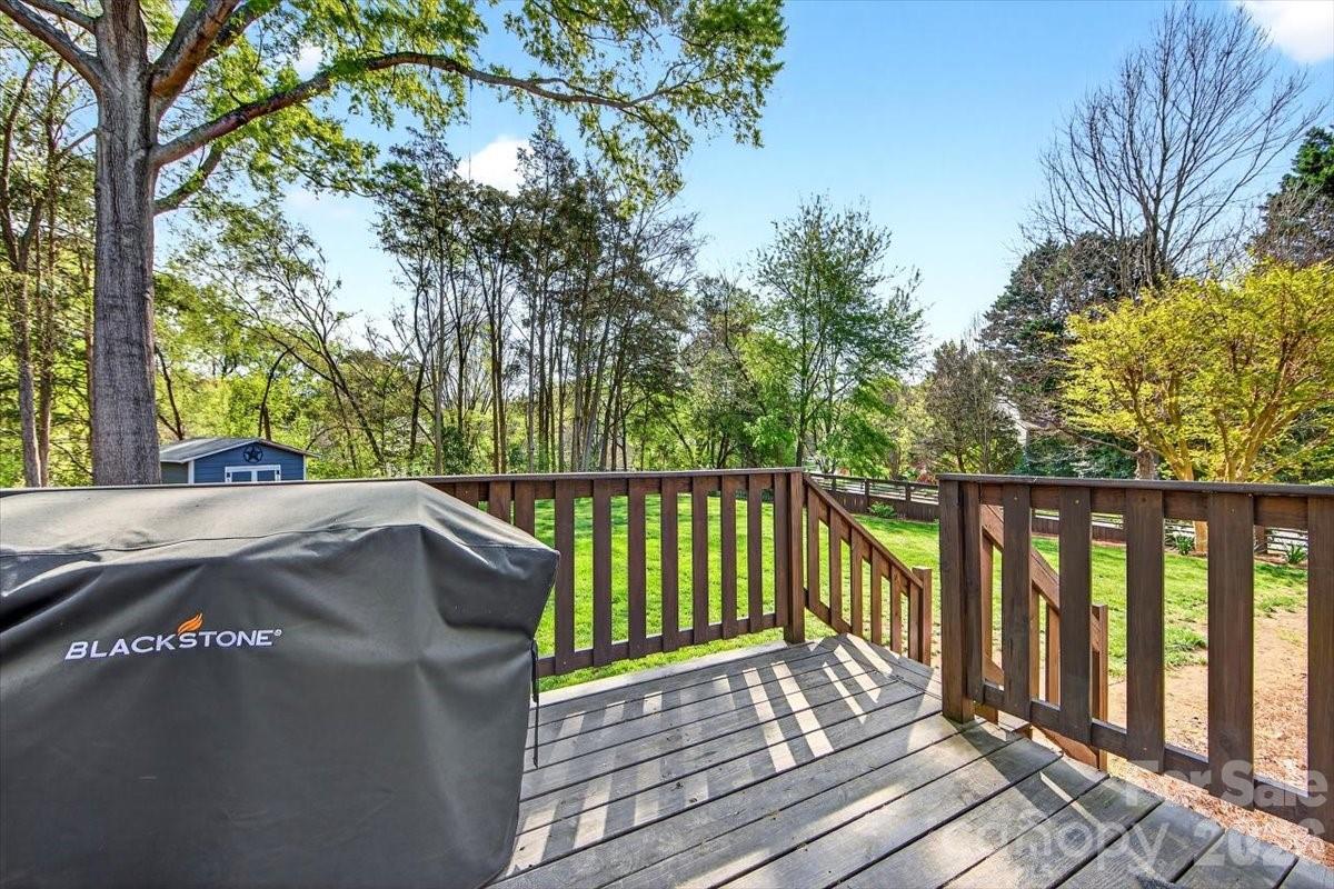 9011 Warbler Court Charlotte NC 28210