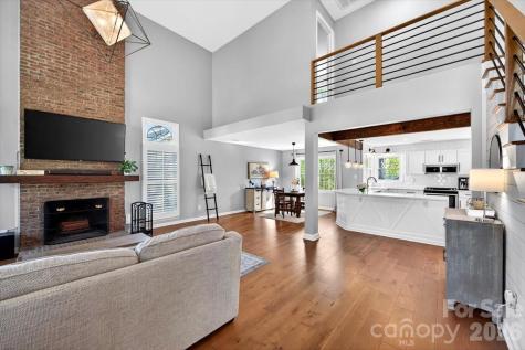 9011 Warbler Court Charlotte NC 28210