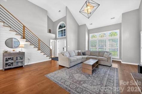9011 Warbler Court Charlotte NC 28210