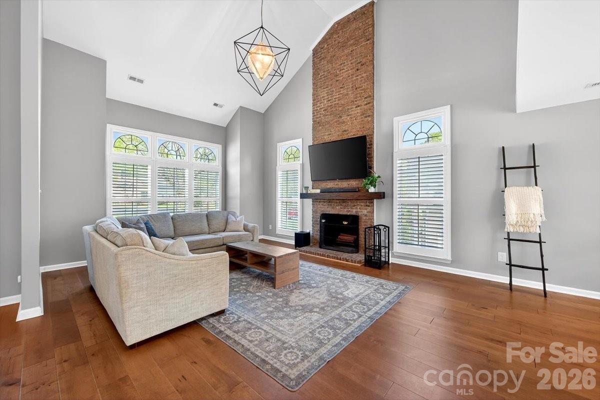 9011 Warbler Court Charlotte NC 28210