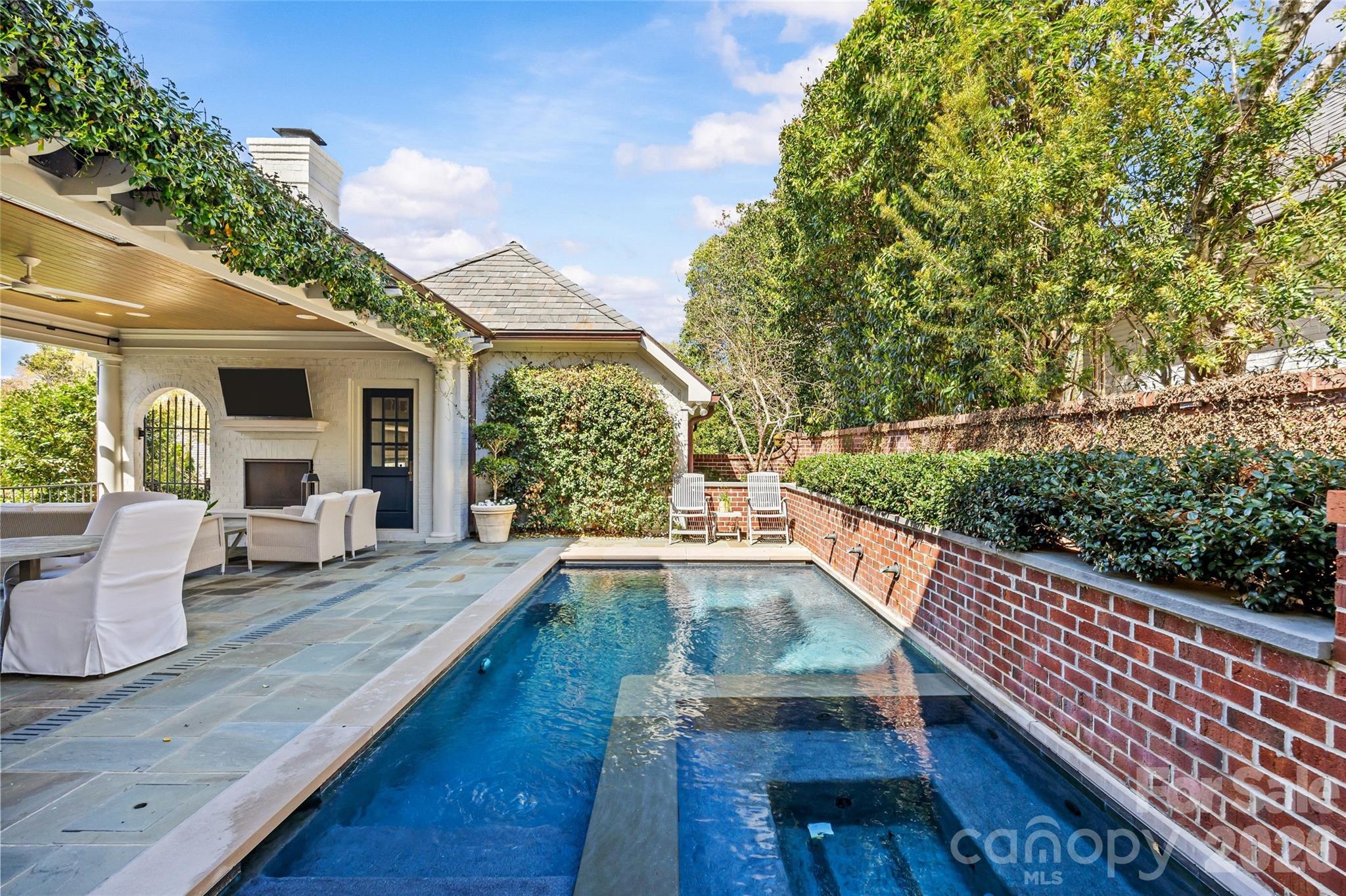 2031 Hastings Drive Charlotte NC 28207