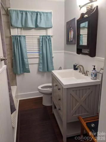 4033 W Tyvola Road Charlotte NC 28208