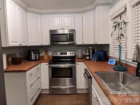 4033 W Tyvola Road Charlotte NC 28208