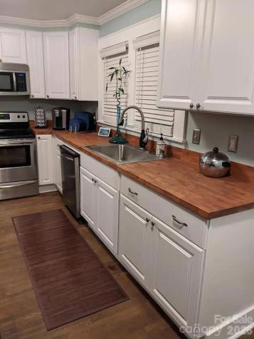 4033 W Tyvola Road Charlotte NC 28208
