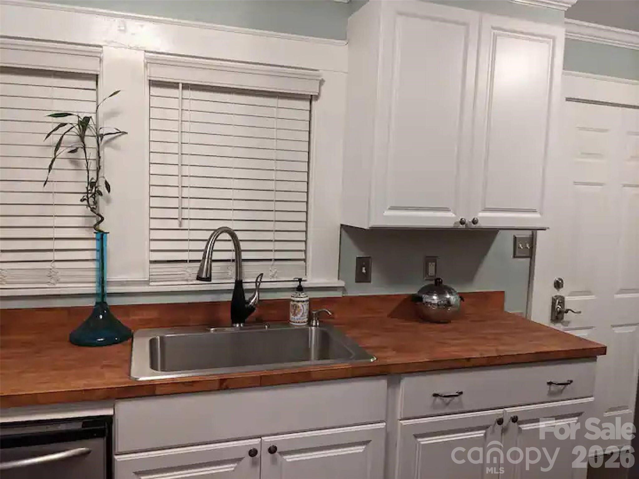 4033 W Tyvola Road Charlotte NC 28208