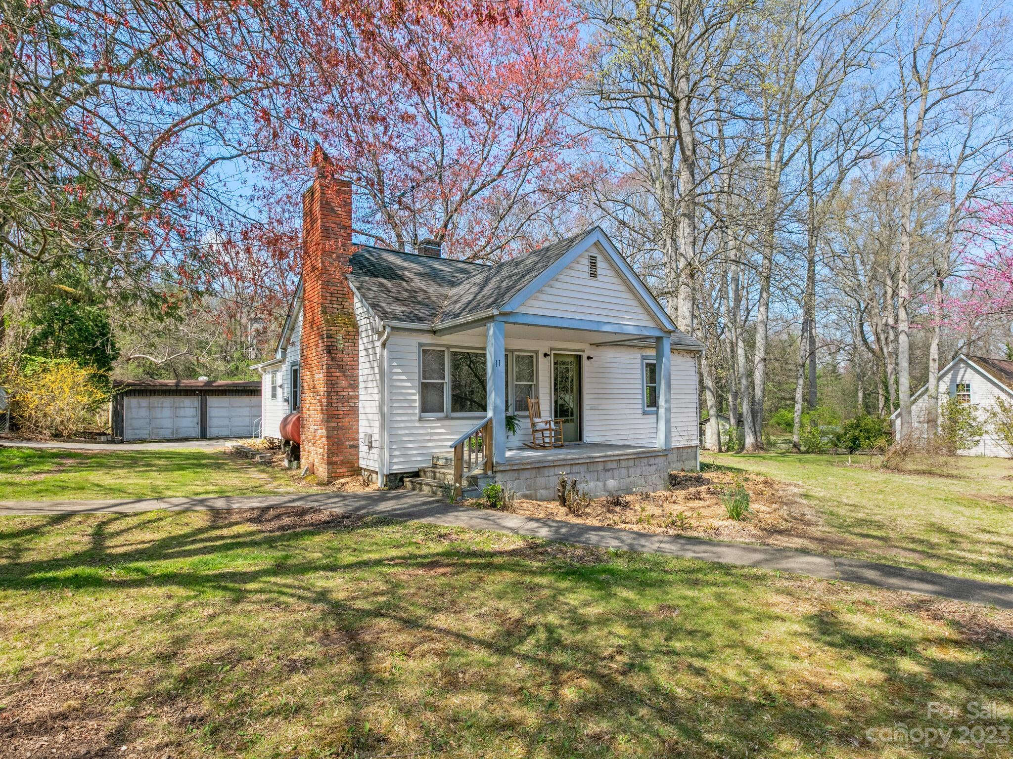11 Pinecrest Drive Asheville NC 28803