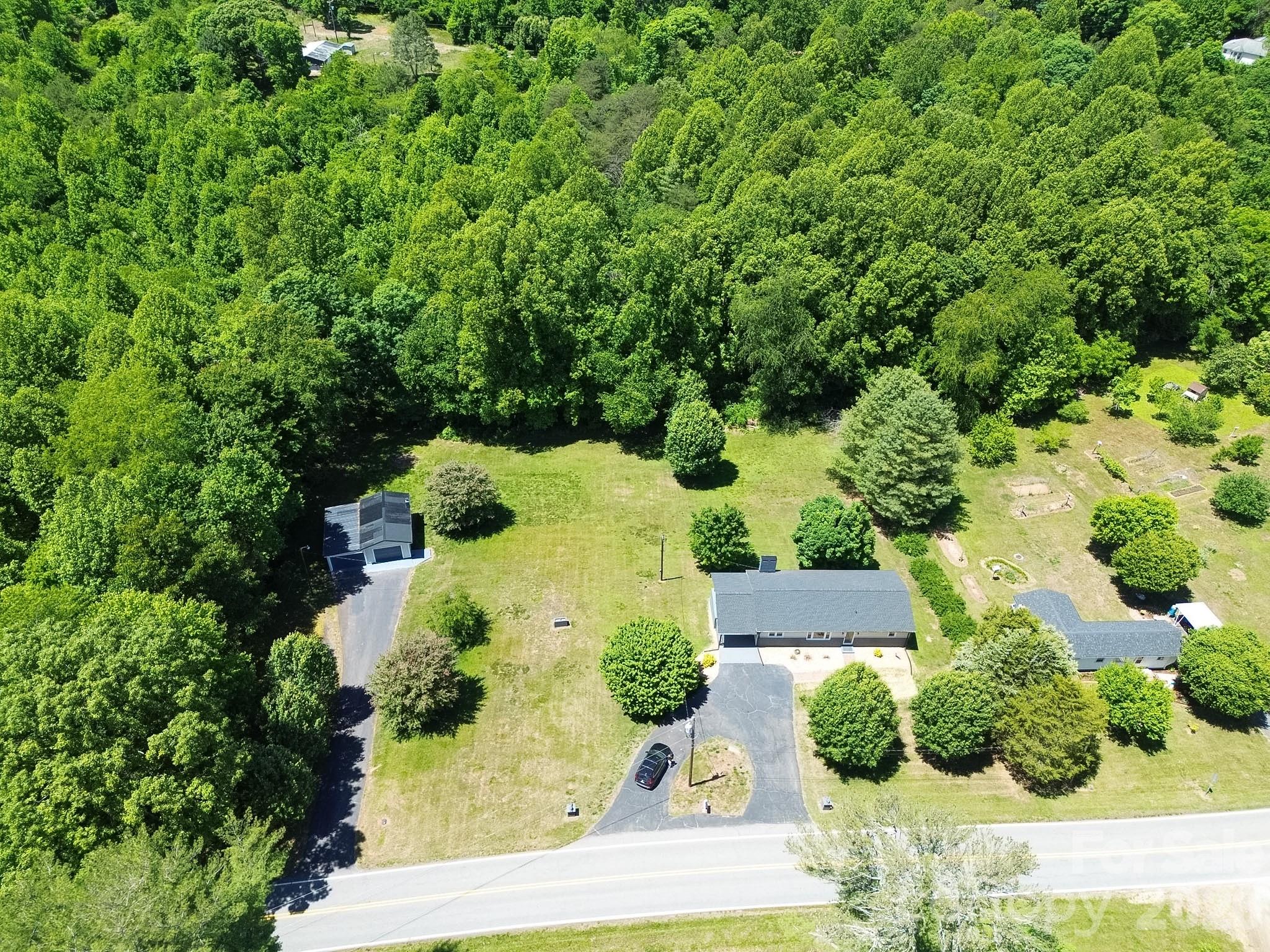 1279 N Hoots Road Ronda NC 28679