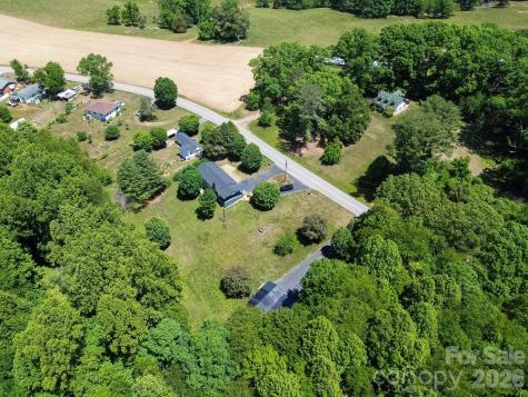 1279 N Hoots Road Ronda NC 28679