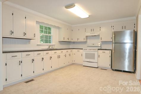 1279 N Hoots Road Ronda NC 28679