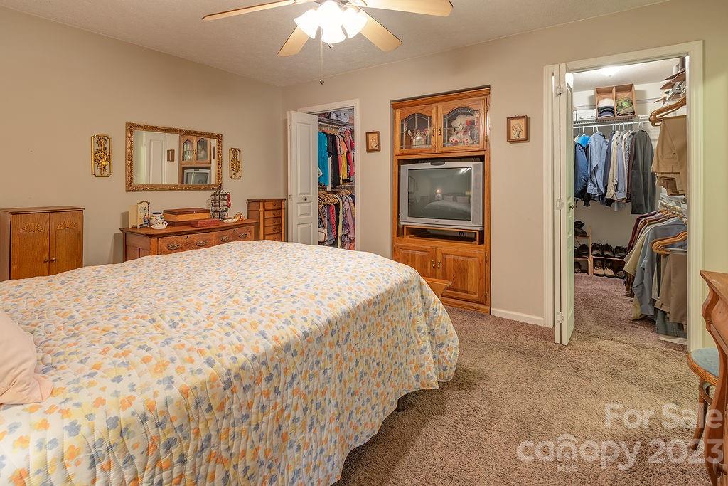359 North Fork Road Barnardsville NC 28709