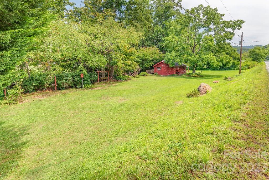 359 North Fork Road Barnardsville NC 28709