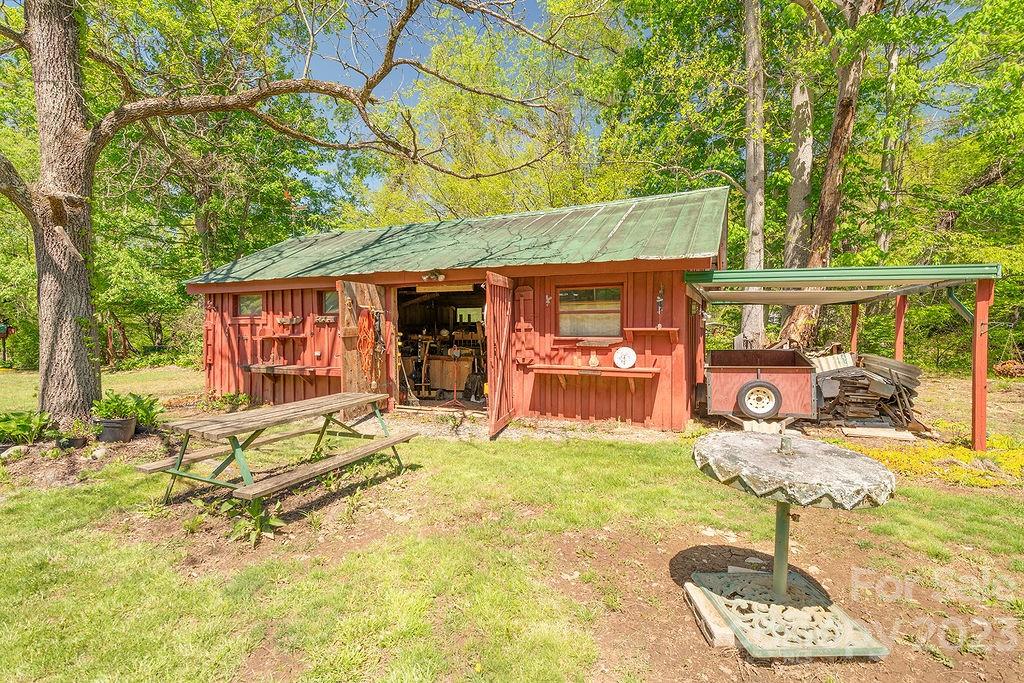 359 North Fork Road Barnardsville NC 28709