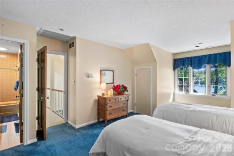 90 West Shore Drive Lake Toxaway NC 28747