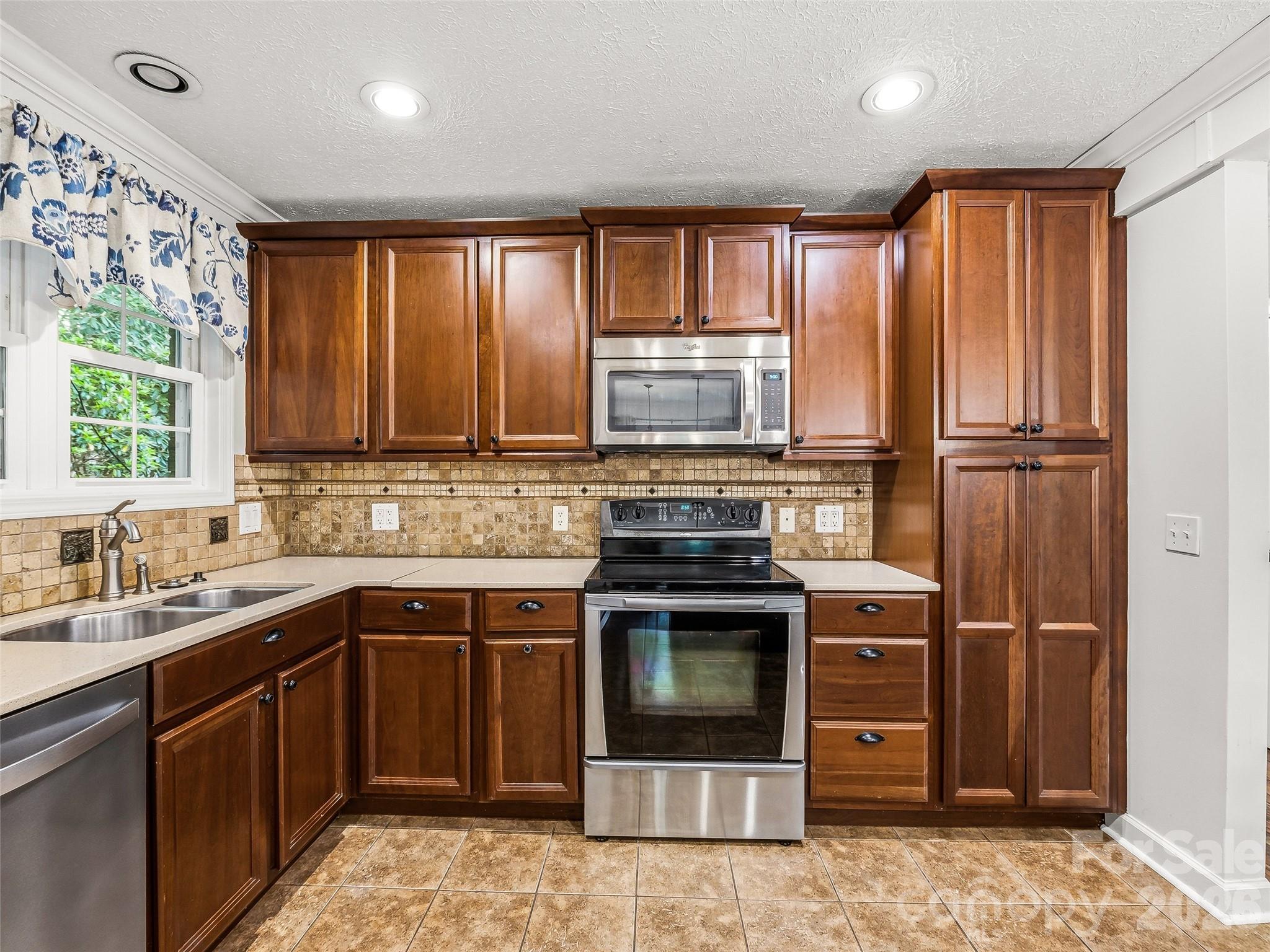 2388 Hebron Road Hendersonville NC 28739